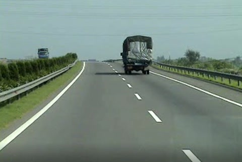 橋頭跳車(chē)