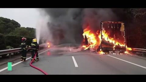 江西一貨車自燃整車<em>快遞</em>被燒毀