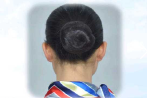 <em>民航</em><em>服務(wù)</em><em>禮儀</em>——<em>女性</em>盤(pán)發(fā)<em>要求</em>——后面