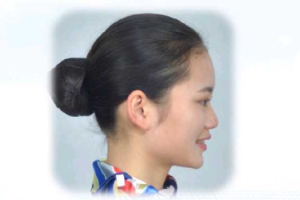 <em>民航</em><em>服務(wù)</em><em>禮儀</em>——<em>女性</em>盤(pán)發(fā)<em>要求</em>——<em>側(cè)面</em>
