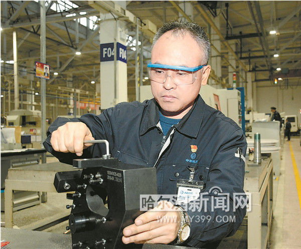 <em>李</em>長<em>軍</em>：<em>鉗工</em>大咖的鑄“心”路