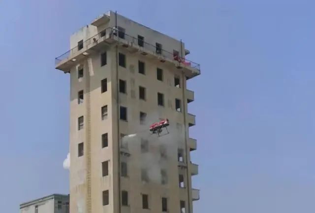 旋翼<em>無人機(jī)</em> 百米以上高層建筑滅火