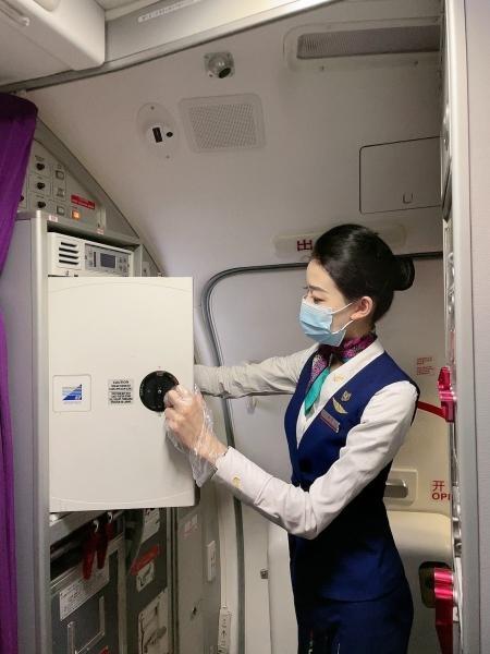 平凡中的不凡——昆明航空<em>乘務</em><em>長</em>楊荃