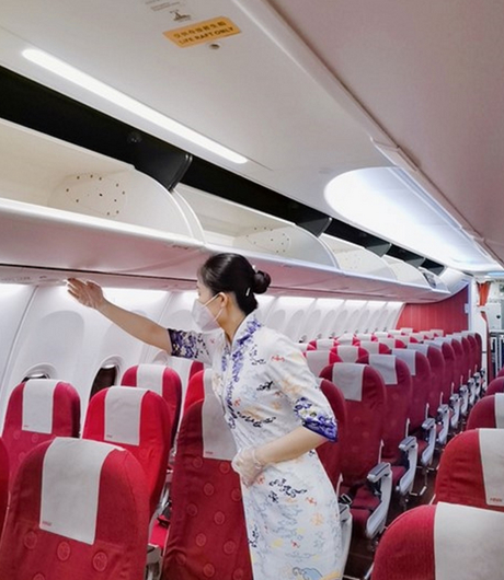 海航乘務(wù)員趙<em>楠</em>：暖如朝陽 與旅客一路同行