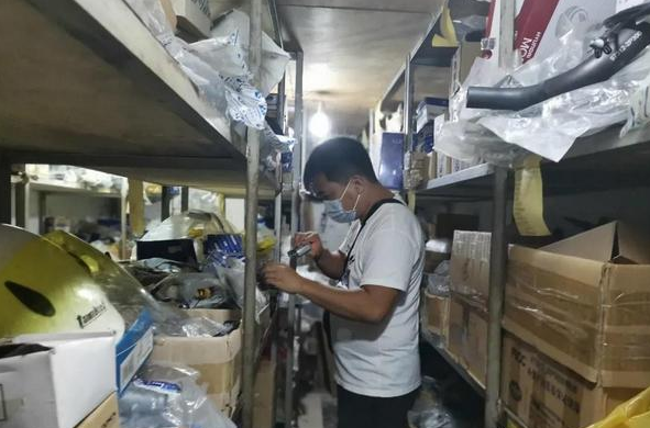 案值200余萬元，南明警方成功搗毀4個非法<em>銷售</em><em>假冒</em><em>汽車配件</em>窩點