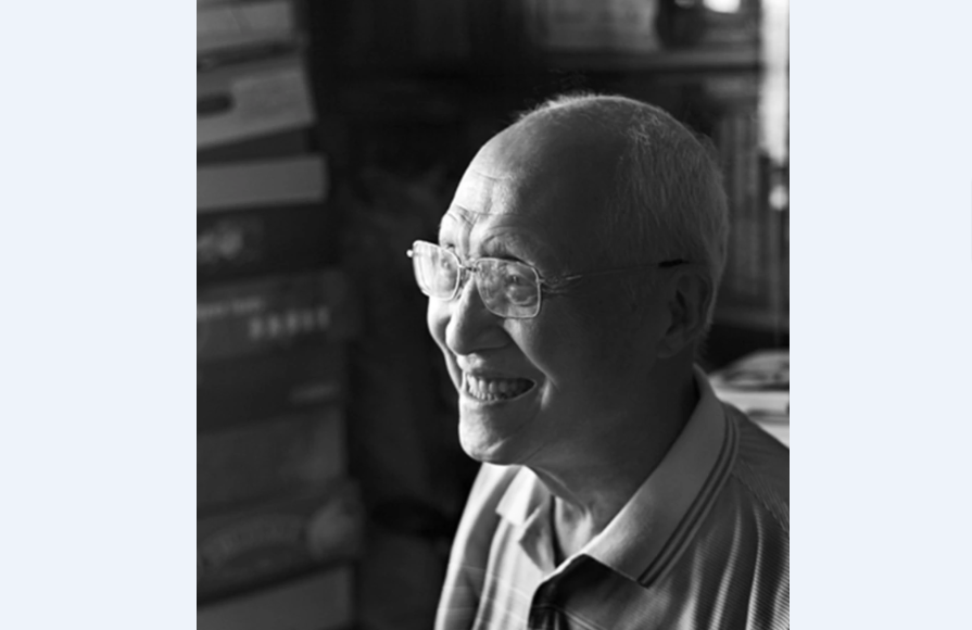王智量<em>被</em>中國翻譯家協(xié)會<em>授予</em>“資深翻譯家”<em>稱號</em>