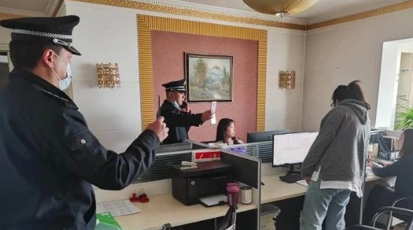 蘭州市文化市場(chǎng)綜合行政執(zhí)法隊(duì)查處兩家<em>涉嫌</em>低價(jià)游旅行社