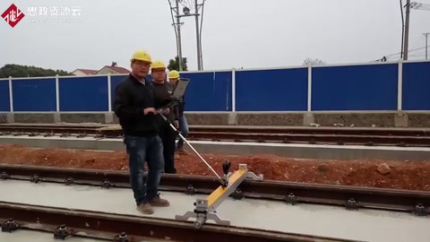 華中首條高鐵標準建設的<em>有軌電車</em>—漢陽<em>有軌電車</em>軌檢小車作業現場