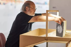 用四十年告訴你書籍設計的真相，呂敬人讓人敬佩！