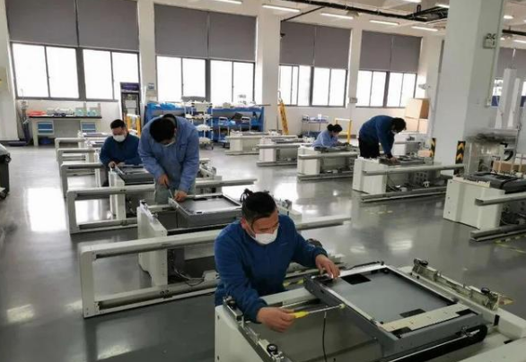 打贏疫情防控阻擊戰醫械企業行動—上海醫療器械股份有限公司主動請纓積極投入生產