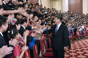 習近平會見全國<em>體育</em>先進單位和先進個人代表等