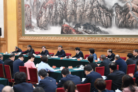 習近平主持召開學校思想政治理論課教師座談會