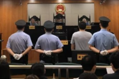 深陷<em>網絡</em>游戲玩物喪志 “學霸”出納貪污近300萬