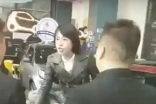<em>從</em>“西安女博士坐蓋維權(quán)事件”<em>看</em>奔馳的危機(jī)公關(guān)