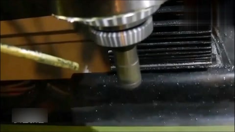 機(jī)床出故障的瞬間危及人命，在工廠干過(guò)的都清楚