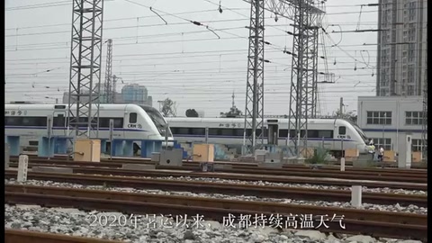 <em>高溫</em>下動車組“清<em>肺</em><em>師</em>”