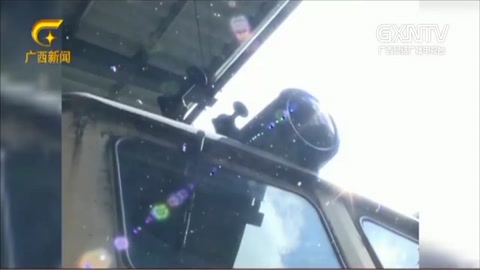 火車“洗<em>肺</em>師”：一年四季與高溫作戰，再苦再累<em>也</em>站好最后一崗