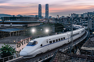 <em>授課</em><em>圖片</em>—機車乘務員<em>手</em>比通過<em>信號</em>