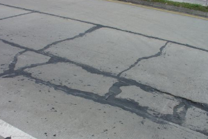 授課圖片—水泥混凝土<em>路面</em>裂縫<em>修補</em>