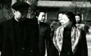 1927年<em>鄧穎超</em>同志生產(chǎn)被敵人追捕意外難產(chǎn)，再也沒(méi)有了孩子
