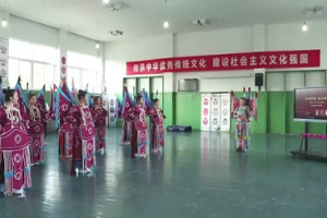 <em>微</em><em>課</em>：<em>戲曲</em><em>表演</em><em>專業</em>《<em>穆桂英</em><em>馬鞭</em><em>槍法</em><em>訓練</em>—趟馬<em>表演</em>動作示范》