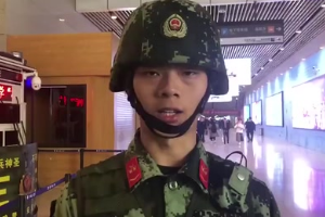 7秒KO襲擊者的武警小哥：我們的職責就是保衛人民安全！