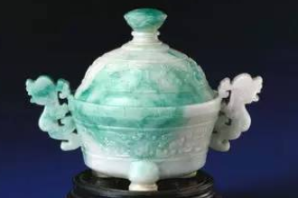 中華傳統(tǒng)文化—翠夔耳<em>獸</em>面紋爐