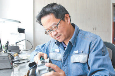 “中華<em>技能</em><em>大獎</em>”<em>獲得者</em>李輝：智能處置 快速調(diào)電